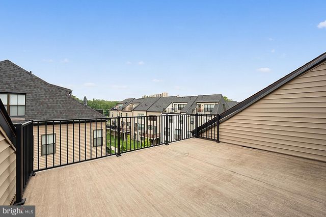 6230 ALMERICO PL, Alexandria, VA 22312