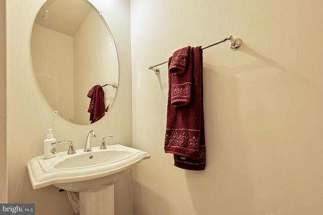 6230 ALMERICO PL, Alexandria, VA 22312
