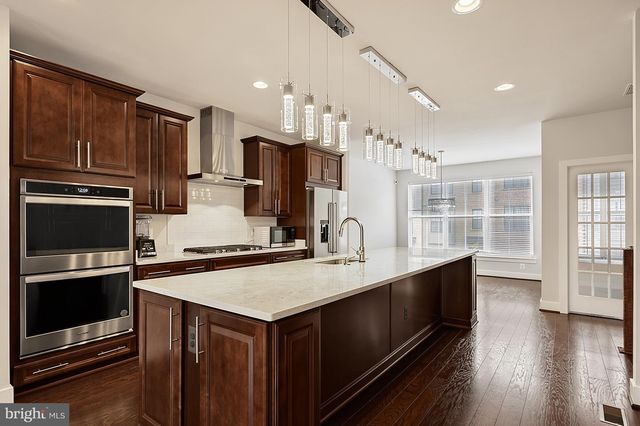 6230 ALMERICO PL, Alexandria, VA 22312