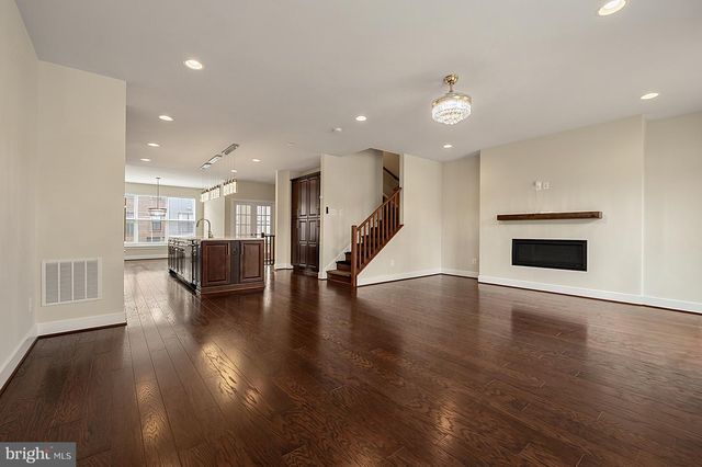 6230 ALMERICO PL, Alexandria, VA 22312