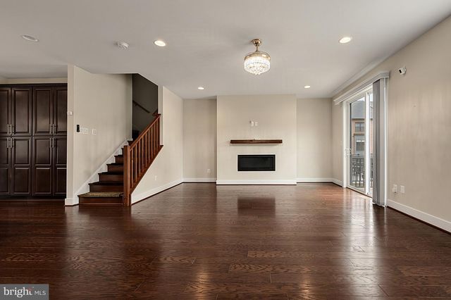 6230 ALMERICO PL, Alexandria, VA 22312