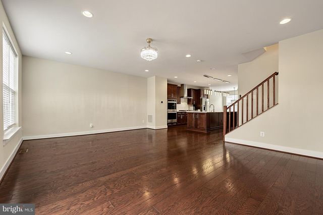 6230 ALMERICO PL, Alexandria, VA 22312
