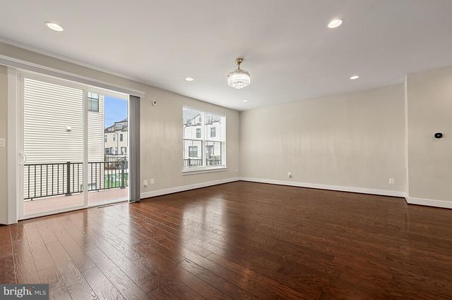 6230 ALMERICO PL, Alexandria, VA 22312