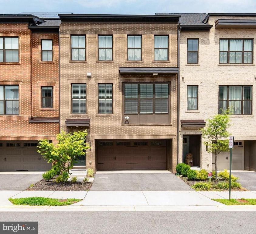 6230 ALMERICO PL, Alexandria, VA 22312