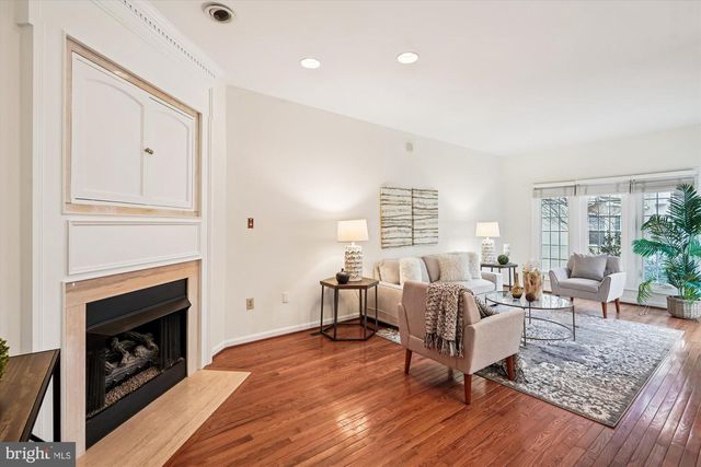 4100 KENTMERE SQ, Fairfax, VA 22030