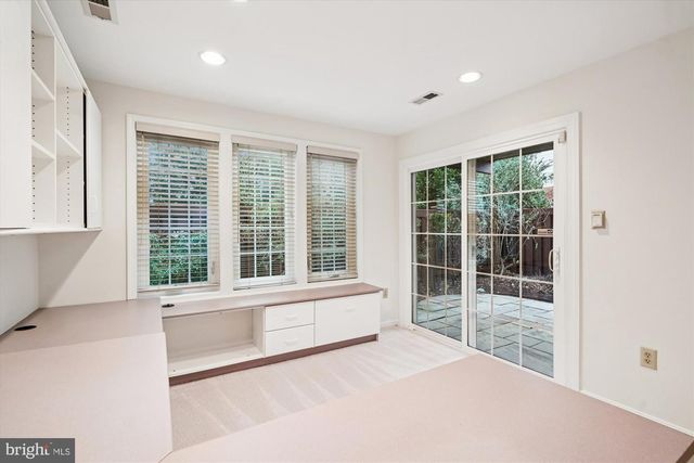 4100 KENTMERE SQ, Fairfax, VA 22030