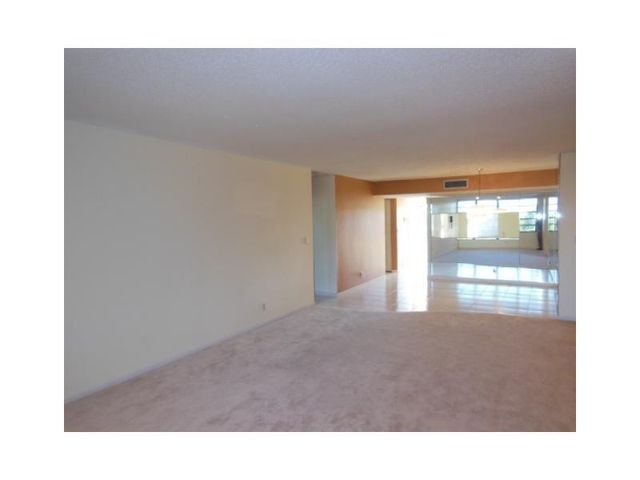 3100 NW 42nd Avenue D404, Coconut Creek, FL 33066