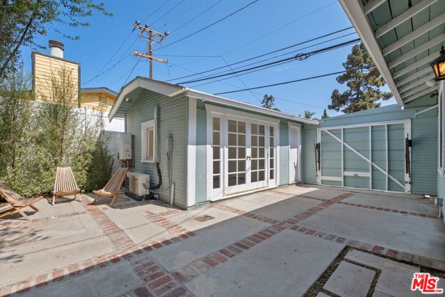 2213 Arizona Avenue, Santa Monica, CA 90404