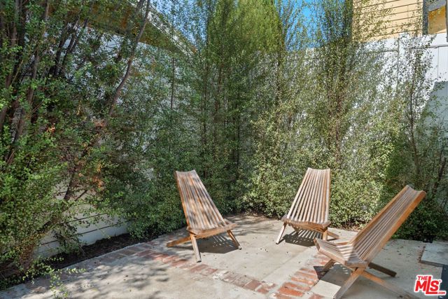 2213 Arizona Avenue, Santa Monica, CA 90404