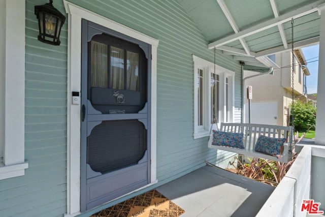2213 Arizona Avenue, Santa Monica, CA 90404