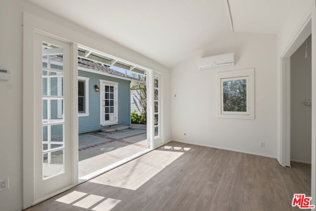 2213 Arizona Avenue, Santa Monica, CA 90404