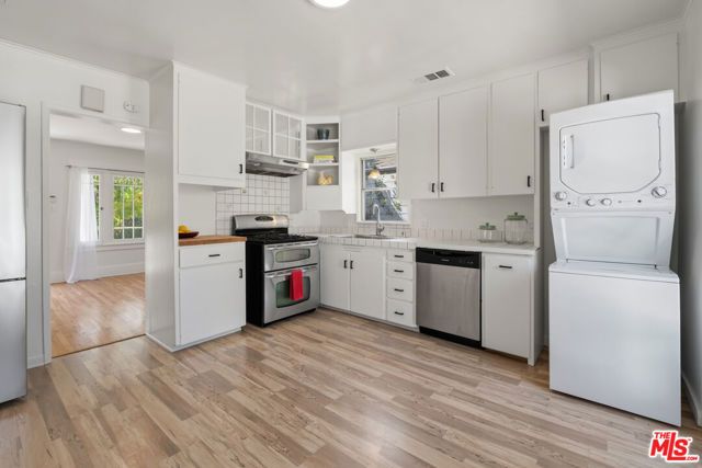2213 Arizona Avenue, Santa Monica, CA 90404