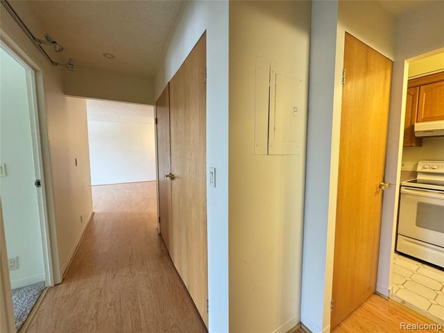 21800 Morley Avenue 1205, Dearborn, MI 48124