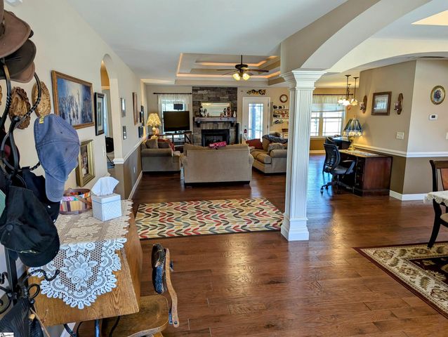 215 Longmont Drive, Boiling Springs, SC 29316