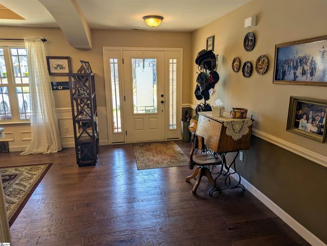 215 Longmont Drive, Boiling Springs, SC 29316