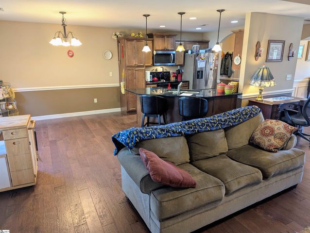 215 Longmont Drive, Boiling Springs, SC 29316