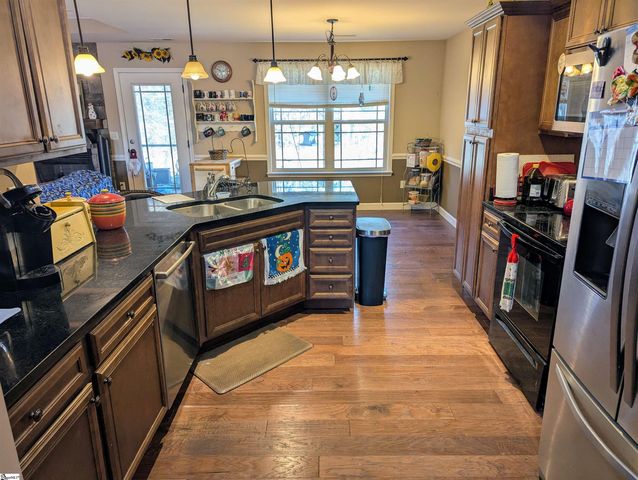 215 Longmont Drive, Boiling Springs, SC 29316