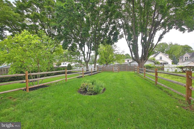346 ROBERTS AVE, Conshohocken, PA 19428