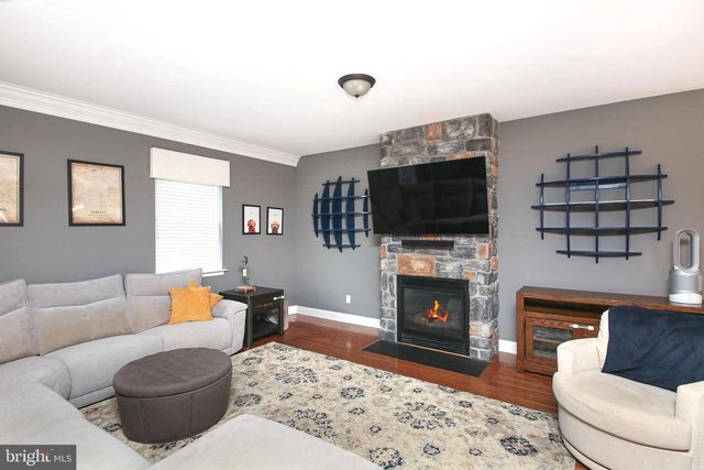 346 ROBERTS AVE, Conshohocken, PA 19428