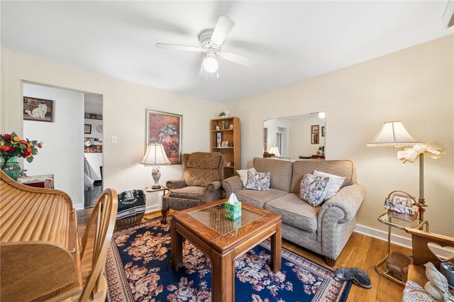 704 Macfarlane Dr, Penn Hills, PA 15235