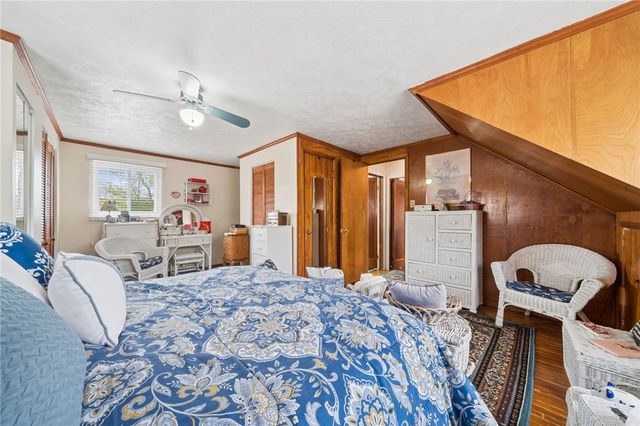 704 Macfarlane Dr, Penn Hills, PA 15235