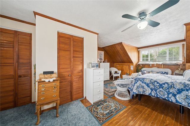 704 Macfarlane Dr, Penn Hills, PA 15235