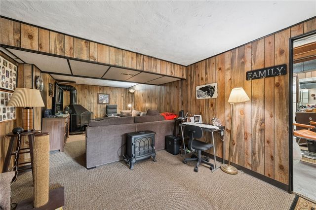 704 Macfarlane Dr, Penn Hills, PA 15235