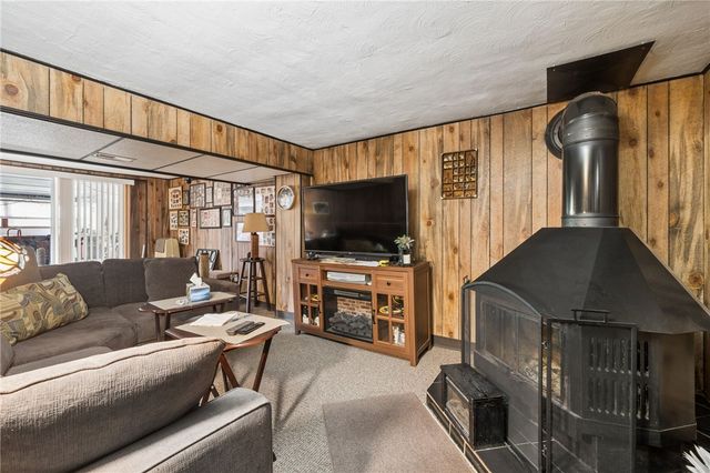 704 Macfarlane Dr, Penn Hills, PA 15235