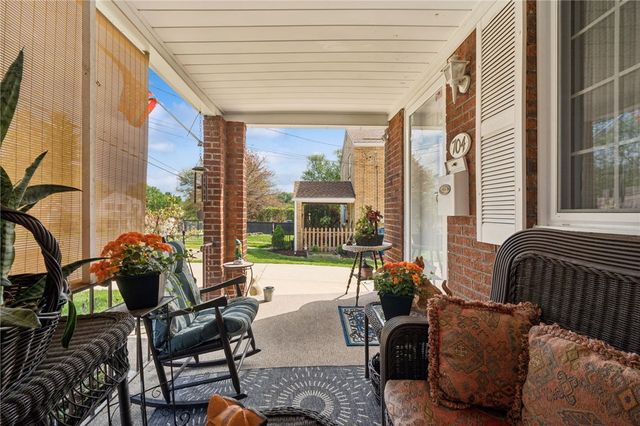 704 Macfarlane Dr, Penn Hills, PA 15235