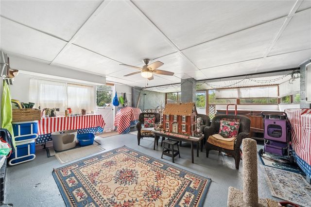 704 Macfarlane Dr, Penn Hills, PA 15235