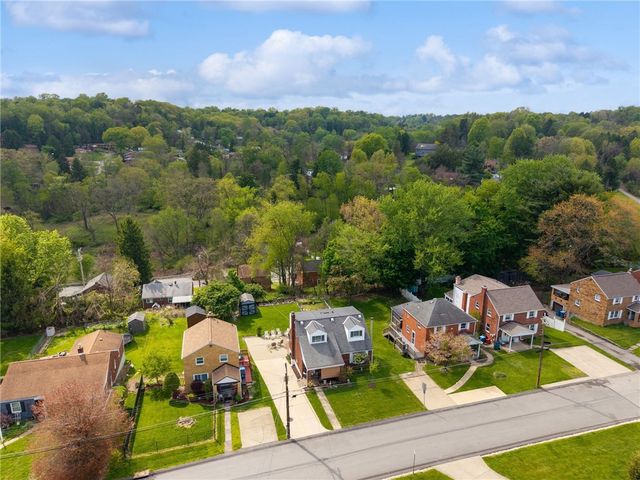 704 Macfarlane Dr, Penn Hills, PA 15235