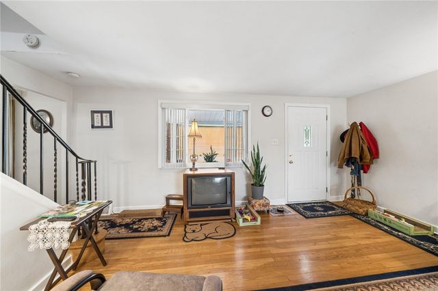 704 Macfarlane Dr, Penn Hills, PA 15235