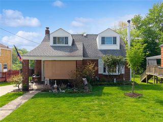 704 Macfarlane Dr, Penn Hills, PA 15235