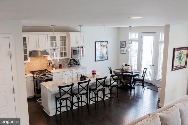 1137 ESBENSHADE DR, Lancaster, PA 17601