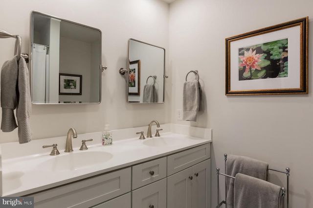 1137 ESBENSHADE DR, Lancaster, PA 17601