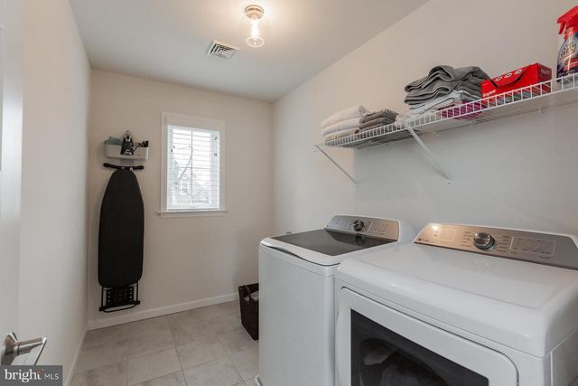1137 ESBENSHADE DR, Lancaster, PA 17601