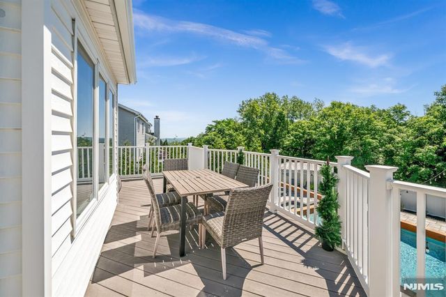 22 Fox Boro Road, Wayne, NJ 07470