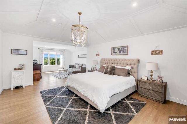 22 Fox Boro Road, Wayne, NJ 07470