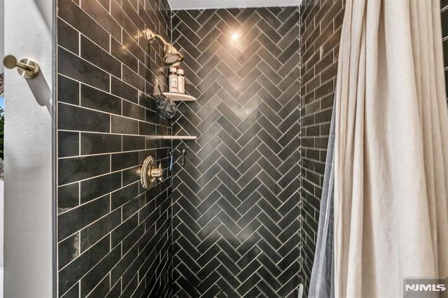 22 Fox Boro Road, Wayne, NJ 07470