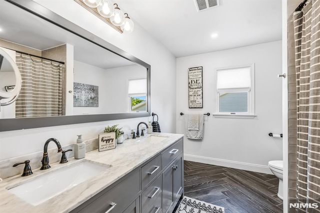 22 Fox Boro Road, Wayne, NJ 07470