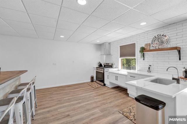 22 Fox Boro Road, Wayne, NJ 07470