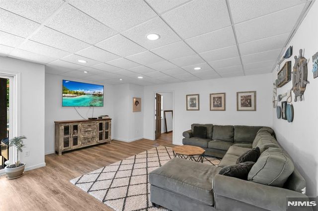 22 Fox Boro Road, Wayne, NJ 07470
