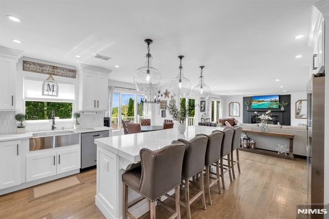 22 Fox Boro Road, Wayne, NJ 07470
