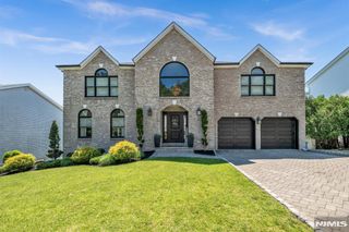 22 Fox Boro Road, Wayne, NJ 07470