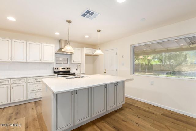 1211 W Hayward Avenue, Phoenix, AZ 85021