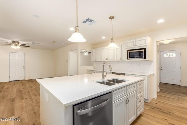 1211 W Hayward Avenue, Phoenix, AZ 85021