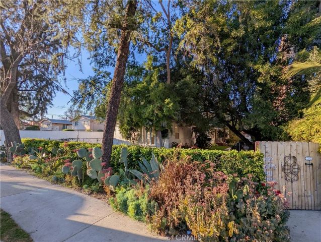10931 Whipple Street, Studio City, CA 91602