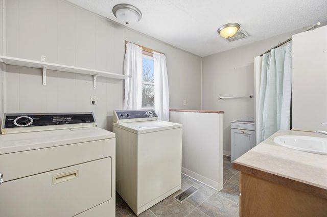 1622 7th Avenue S, Fargo, ND 58103