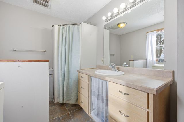 1622 7th Avenue S, Fargo, ND 58103