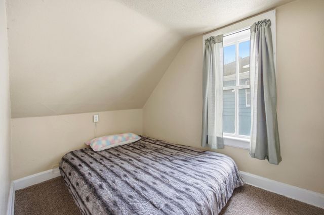 1622 7th Avenue S, Fargo, ND 58103